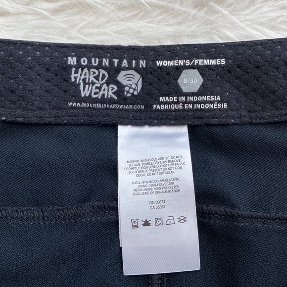 Mountain Hardwear | Black Belted Hiking Pants - Picture 12 of 12